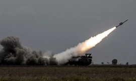 Một vụ phóng tên lửa ở Venezuela. Ảnh: Reuters