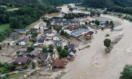 Ngôi làng Insol tại Rhineland-Palatinate chìm trong nước lũ ngày 15/7. Ảnh: CNN