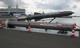 Tên lửa hành trình siêu thanh BrahMos do Ấn Độ và Nga hợp tác phát triển.