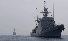 Tàu khu trục tên lửa dẫn đường USS Gonzalez