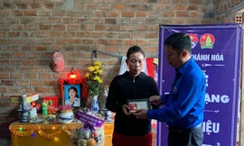 Truy tặng huy hiệu Tuổi trẻ dũng cảm cho nữ sinh quên mình cứu bạn khỏi đuối nước