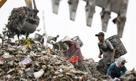 Indonesia cáo buộc một số nước phương Tây đã cố gắng gửi chất thải độc hại đến nước này. Ảnh: Reuters