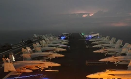 Tàu sân bay 'đắt kỷ lục' của Mỹ gặp sự cố khiến toàn bộ máy bay không thể cất cánh