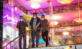 Sau khoảng 3 ngày bị giữ tại nhà hàng Monza, rạng sáng 11/12, 126 người đã được đưa ra ngoài.