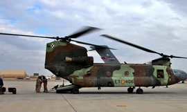 Một chiếc máy bay của Không quân Mỹ hạ cánh xuống căn cứ không quân Ain al-Asad, ở Anbar, Iraq. Ảnh: AP