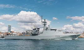 Tàu chiến HMS Trent. Ảnh: PA