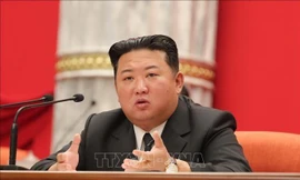 Nhà lãnh đạo Triều Tiên Kim Jong-un phát biểu tại phiên họp toàn thể lần thứ 5 Ban chấp hành Trung ương Đảng Lao động Triều Tiên khóa 8 ở Bình Nhưỡng. Ảnh: KCNA/TTXVN