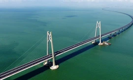 Cầu vượt biển cầu Hồng Kông – Chu Hải – Ma Cao.