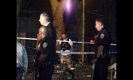 Hiện trường vụ xả súng hỗn loạn tại ở Brooklyn. Ảnh: NY Daily News