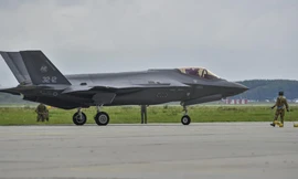 Tiêm kích F-35A gặp sự cố phải hạ cánh bằng bụng ở Hàn Quốc