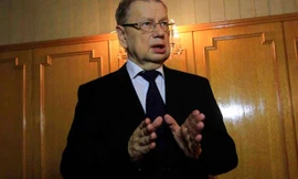 Chân dung Đại sứ Sergei Kirpichenko. Ảnh: AP