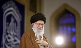 Lệnh trừng phạt mới của Mỹ nhằm ngăn lãnh tụ tối cao Khamenei tiếp cận các nguồn tài chính. Ảnh: Reuters 