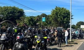 Đoàn môtô phân khối lớn chạy trên quốc lộ 1A bị CSGT Bình Thuận kiểm tra