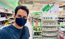 Nhạc trưởng người Pháp Olivier Ochanine.