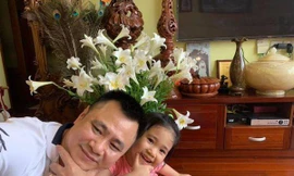 Tự Long khoe vợ đẹp, con khôn trong nhà nhỏ xinh trị giá tiền tỷ