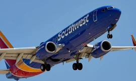 Thót tim vì máy bay bất ngờ hạ độ cao nguy hiểm