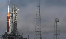 Kế hoạch phóng tên lửa lớn nhất từ ​​trước đến nay của NASA bị hủy ở phút chót
