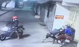 Nữ Grabbike bị khách chích điện, cướp xe lúc rạng sáng