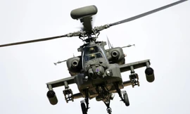 Trực thăng AH-64D Apache của Anh vô tình nã đạn vào khu dân cư