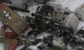 Hiện trường vụ rơi máy bay ném bom B-17. Ảnh: CNN. 