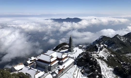 30 Tết vẫn chen chân lên nóc nhà Đông Dương ngắm tuyết