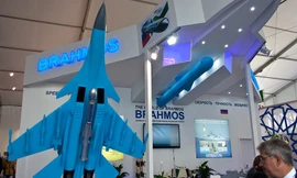 Tên lửa BrahMos trưng bày tại triển lãm. Ảnh: Sputnik