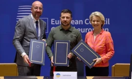 THẾ GIỚI 24H: Liên minh châu Âu và Ukraine ký thỏa thuận an ninh