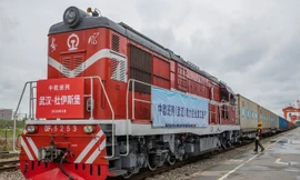 Trung Quốc hỗ trợ y tế cho châu Âu sau khi số ca nhiễm tại đây tăng vọt