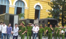 Đề nghị tù chung thân kẻ 'chặt tay cướp xe SH'