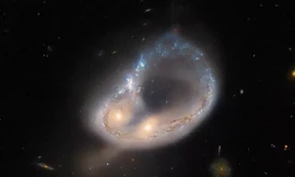 Hai thiên hà va chạm trực diện tạo ra vòng tròn tuyệt đẹp 