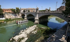 Hé lộ kho báu ở Rome sau trận hạn hán nghiêm trọng