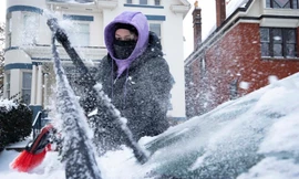 Nước Mỹ chìm trong bão tuyết, hàng triệu gia đình không có điện 