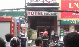 Cháy khách sạn 5 tầng, nhiều người hoảng hồn