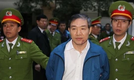 Ông Dương Chí Dũng khai biết ụ nổi hỏng vẫn mua