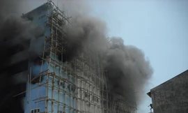 Cháy lớn ở siêu thị điện máy tại Nghệ An