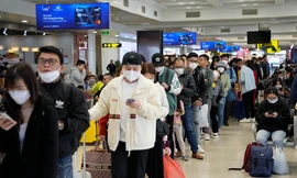 Hôm nay hành khách qua sân bay Nội Bài đông nhất dịp Tết 