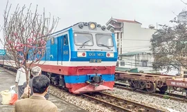Sắp bán vé tàu Tết