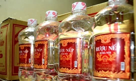 Rượu nếp 29 Hà Nội bị pha nhầm... cồn đánh vecni
