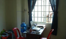 Trời nóng, xóm trọ lo mất trộm