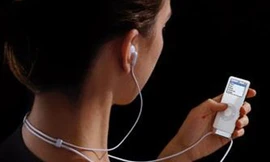 Nhạc bật quá to có thể gây điếc?