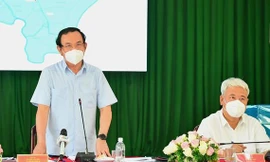 Bí thư Thành ủy TPHCM Nguyễn Văn Nên phát biểu trong buổi làm việc với quận 7 về phòng chống dịch Covid-19. Ảnh: VIỆT DŨNG.