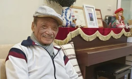 Nghệ sĩ Trần Hiếu lạc quan chữa bệnh ở tuổi 85