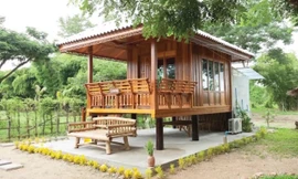 Căn nhà gỗ nhỏ hòa mình với thiên nhiên đẹp hút mắt