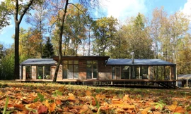 Căn nhà ẩn mình trong rừng tuyệt đẹp xây trong 10 ngày