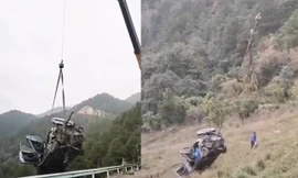 Tài xế may mắn sống sót khi xe taxi lao xuống vách đá cao 100m