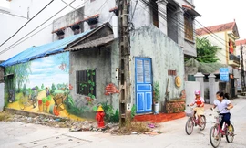 Làng bích hoạ đầu tiên ở Hà Nội
