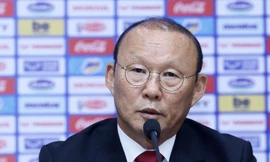 Ông Park thông tin về hợp đồng mới ký