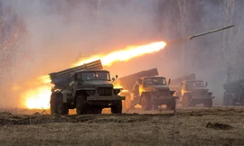 Hỏa lực quân đội Nga dội bão lửa vào mục tiêu trong tập trận