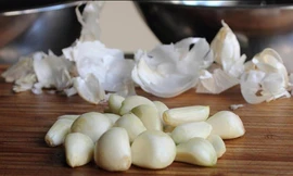 Công dụng của vỏ tỏi có thể bạn chưa biết