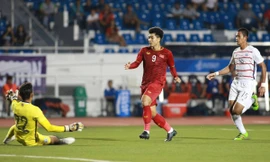 Lập hat-trick vào lưới Campuchia, Đức Chính nói gì?